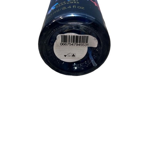 Victoria's Secret Moonlit Dahlia Fragrance Mist - Blue and Red Floral - Picture 5 of 9